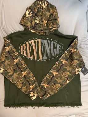 Copper Rivet REVENGE graphic Olive Green Camo Sleeve Hoodie Medium